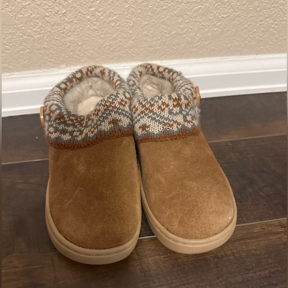 Women’s Size 6 Clarks slipper mules/clogs